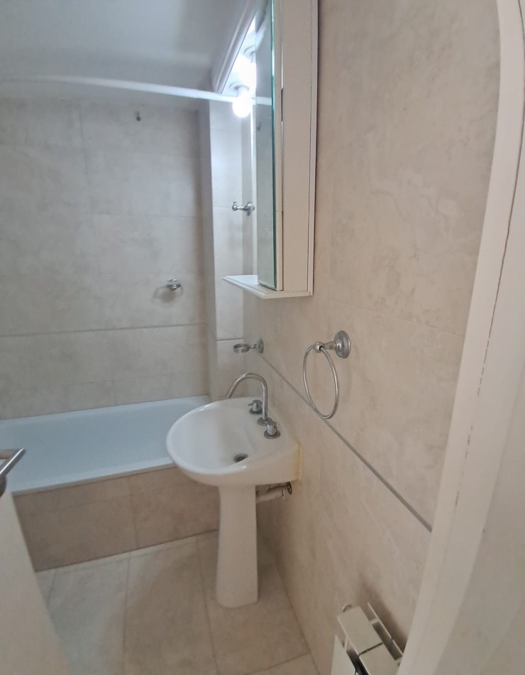VENTA DEPARTAMENTO 2 AMBIENTES AL FRENTE ZONA CENTRO