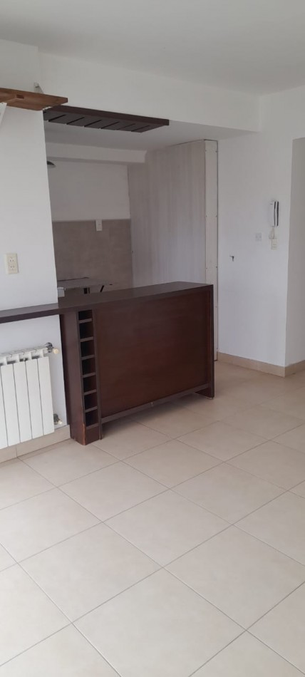 VENTA DEPARTAMENTO 2 AMBIENTES AL FRENTE ZONA CENTRO