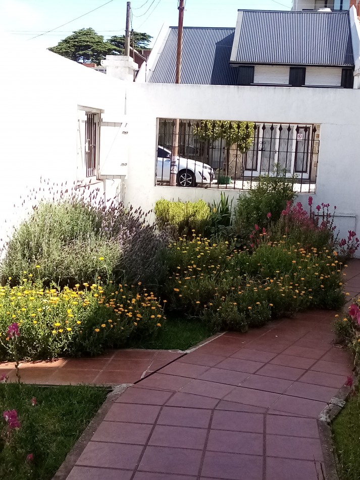 VENTA /PERMUTA CHALET 4 AMBIENTES