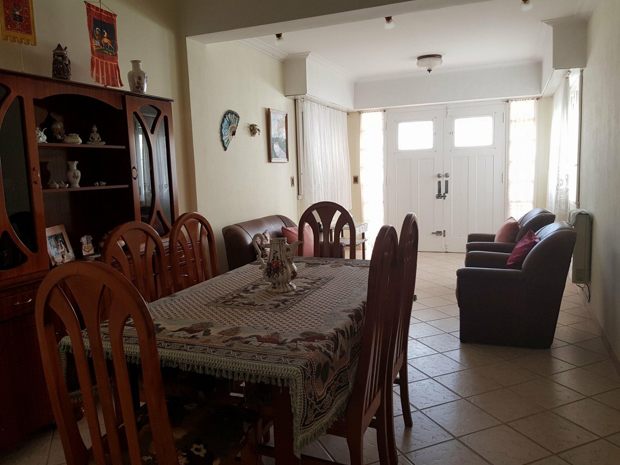 VENTA /PERMUTA CHALET 4 AMBIENTES