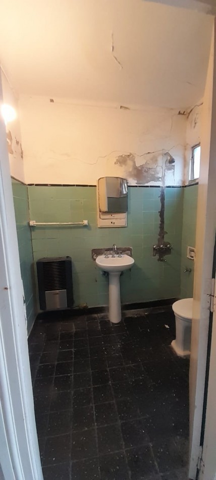 VENTA CASA A RECICLAR EN  EL CENTRO CORONEL VIDAL 