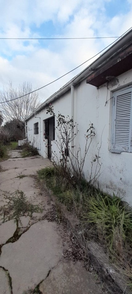 VENTA CASA A RECICLAR EN  EL CENTRO CORONEL VIDAL 