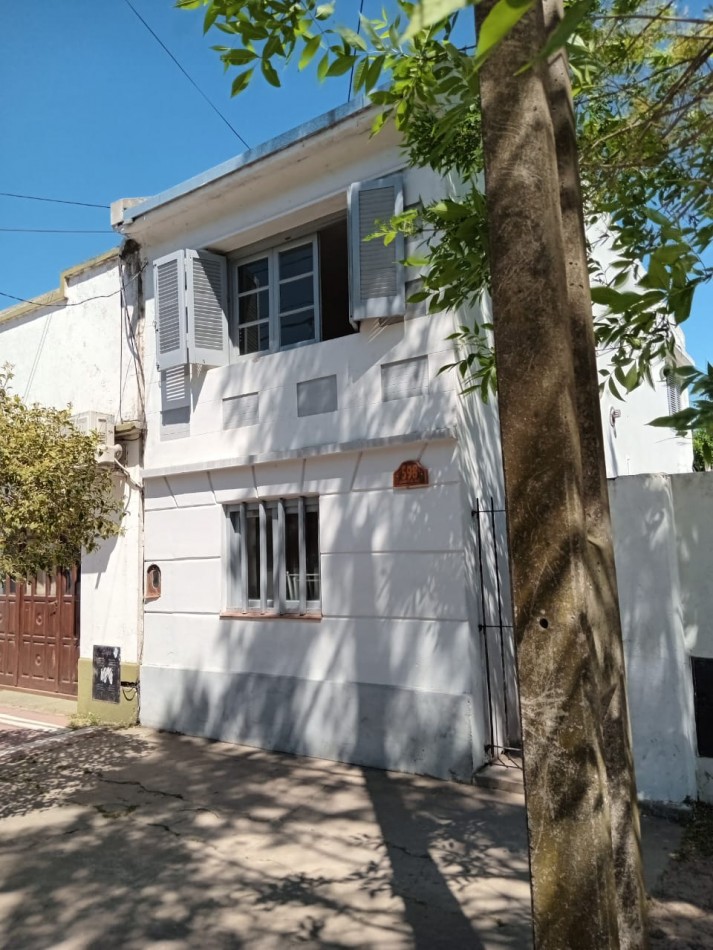 VENTA CASA DE DOS PLANTAS CENTRO CORONEL VIDAL