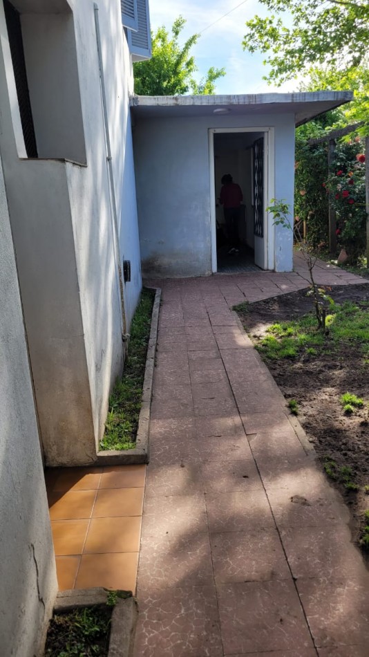 VENTA CASA DE DOS PLANTAS CENTRO CORONEL VIDAL