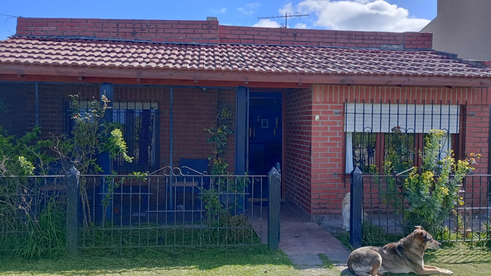 VENTA CASA EN VIVORATA FRENTE AUTOVIA 2