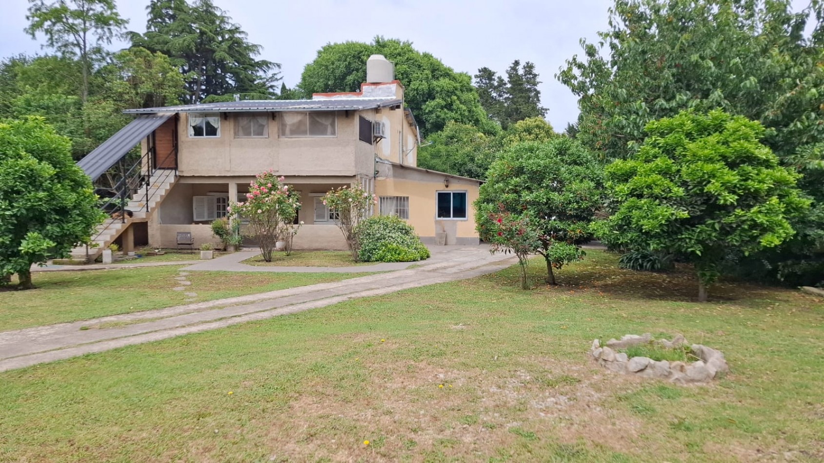 VENTA CASA 4 amb + DPTO 3 amb en Sierra de los Padres