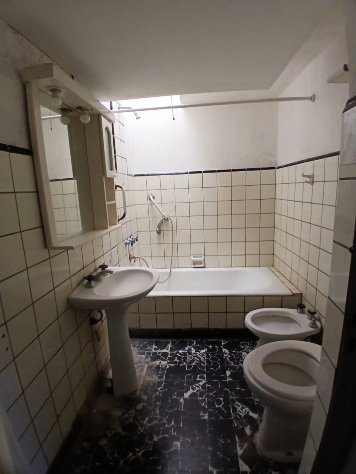 VENTA CASA DE DOS PLANTAS CENTRO CORONEL VIDAL