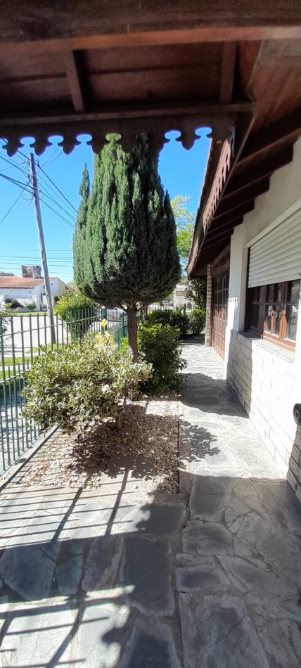 VENTA CHALET CORONEL VIDAL 