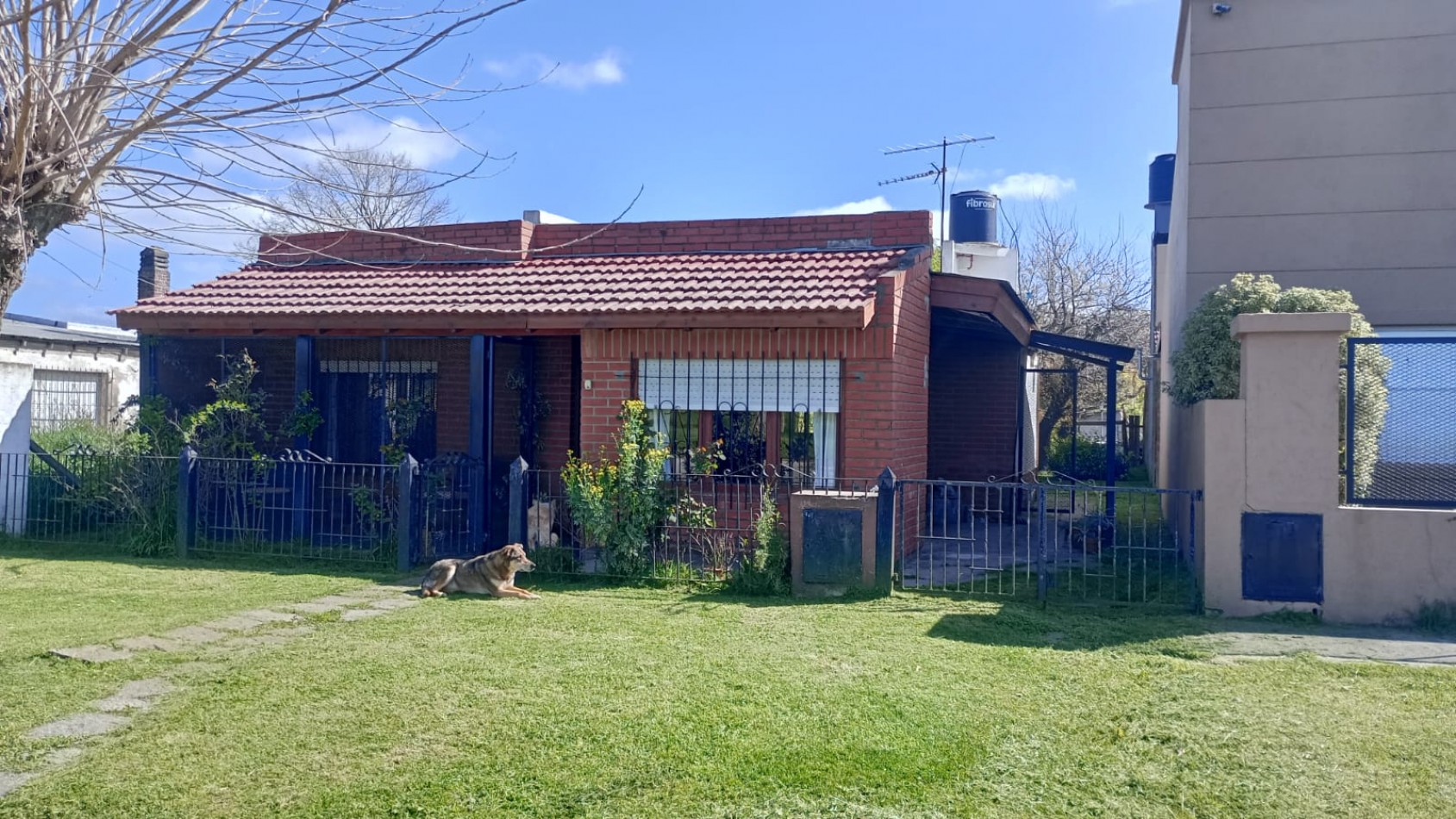 VENTA CASA EN VIVORATA FRENTE AUTOVIA 2