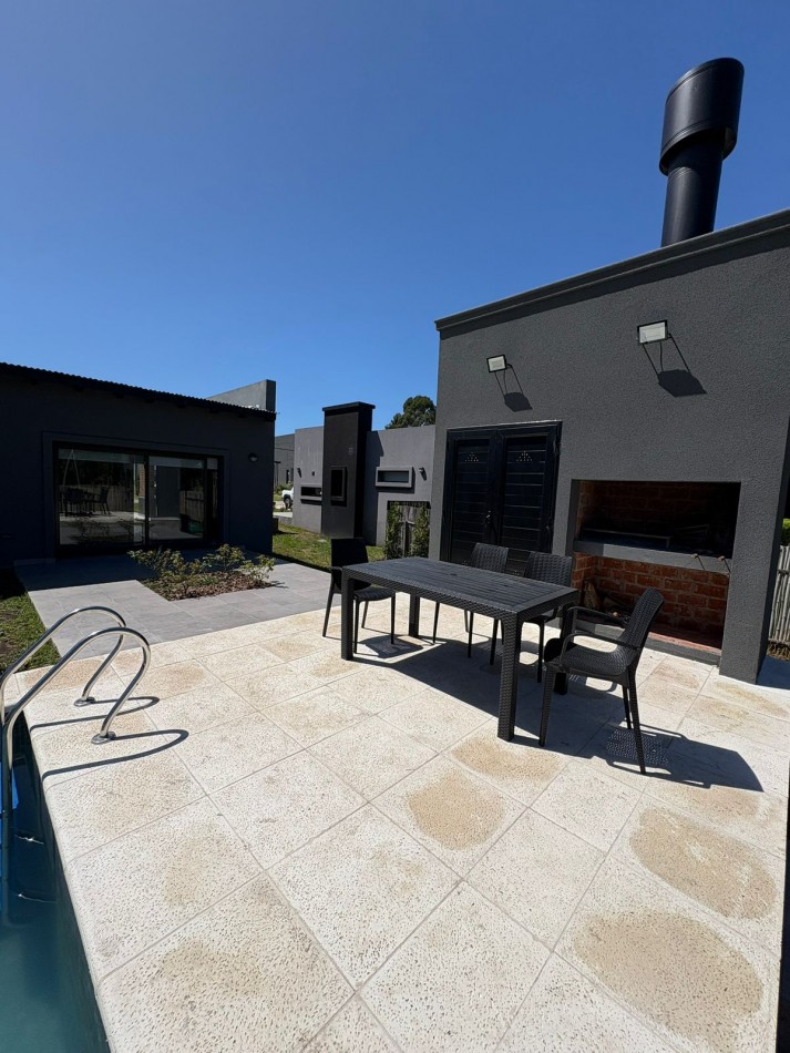 VENTA CASA EN BARRIO PRIVADO COSTA DEL SOL BALNEARIO PARQUE MAR CHIQUITA 
