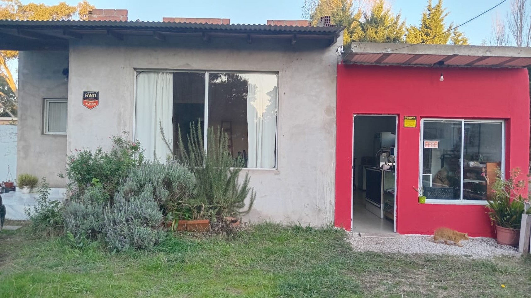 VENTA CASA CON LOCAL EN ACANTILADOS MAR DEL PLATA