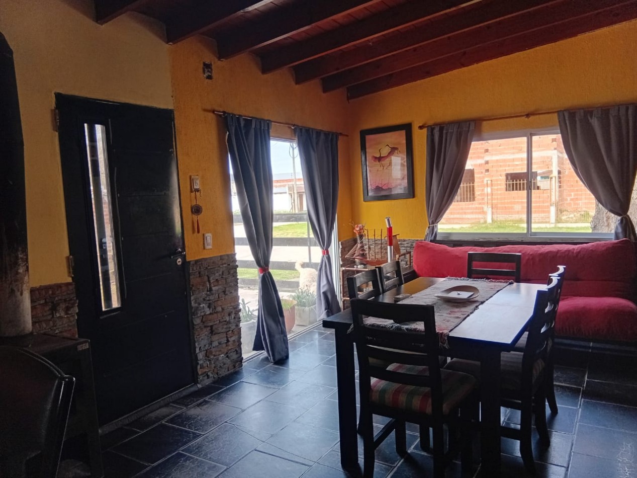 VENTA CASA CON LOCAL EN VIVORATA 