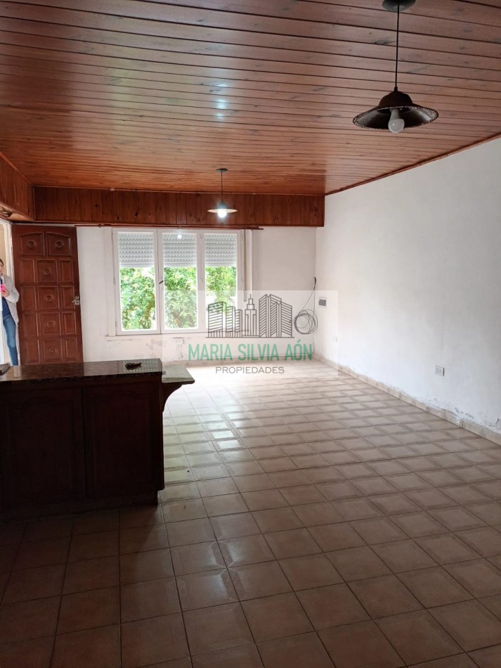VENTA /PERMUTA CASA CON GALPON  EN CORONEL VIDAL CENTRO