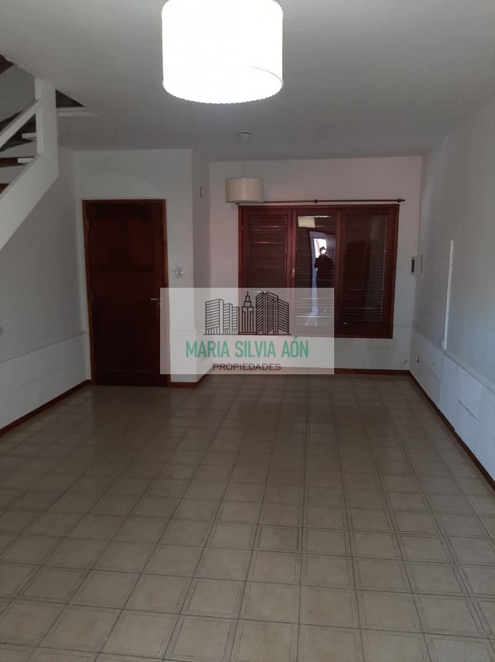 VENTA CASA EN BARRIO REPETTO CORONEL VIDAL