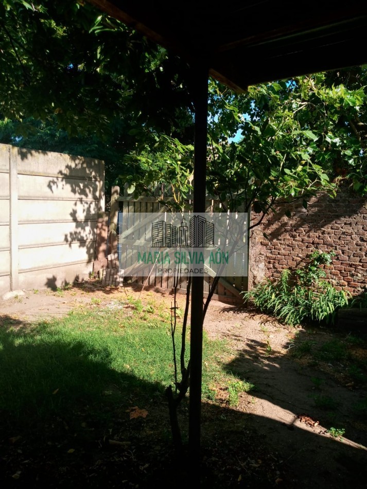 VENTA CASA DE DOS PLANTAS CENTRO CORONEL VIDAL