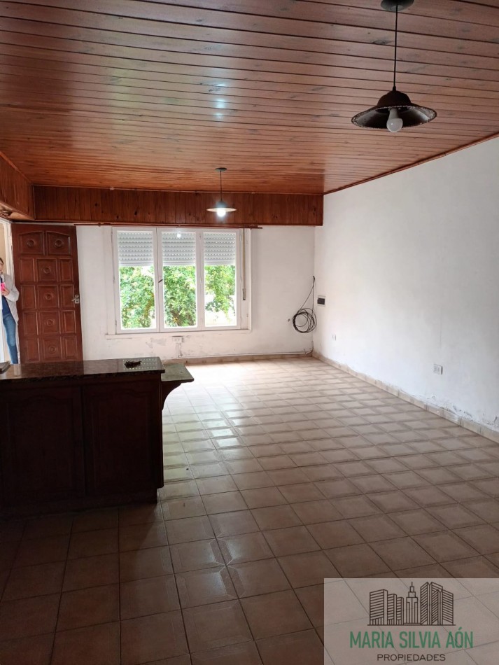 VENTA /PERMUTA CASA CON GALPON EN CORONEL VIDAL CENTRO