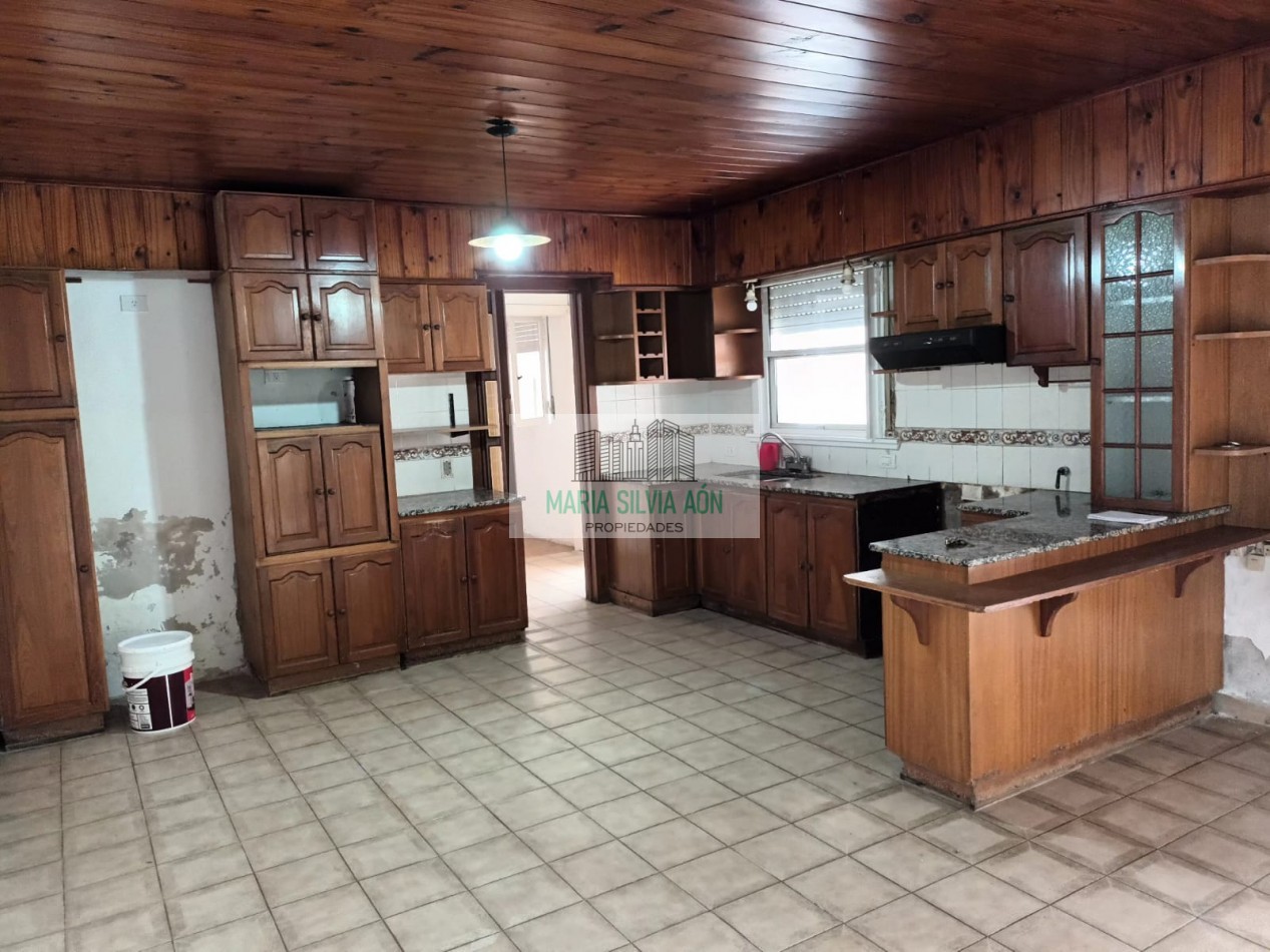 VENTA /PERMUTA CASA CON GALPON  EN CORONEL VIDAL CENTRO