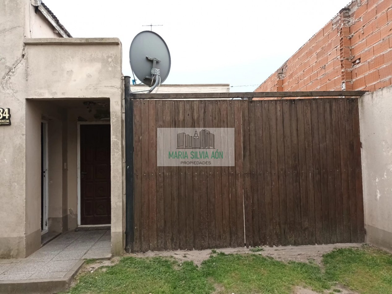 VENTA /PERMUTA CASA CON GALPON  EN CORONEL VIDAL CENTRO