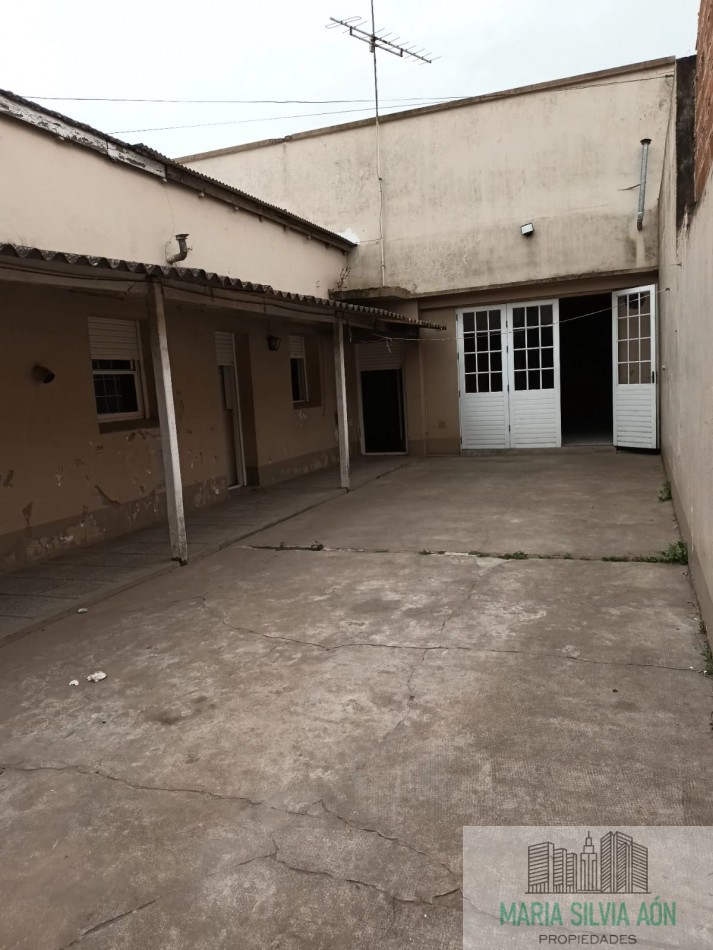 VENTA /PERMUTA CASA CON GALPON EN CORONEL VIDAL CENTRO