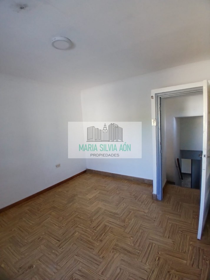 VENTA CASA DE DOS PLANTAS CENTRO CORONEL VIDAL