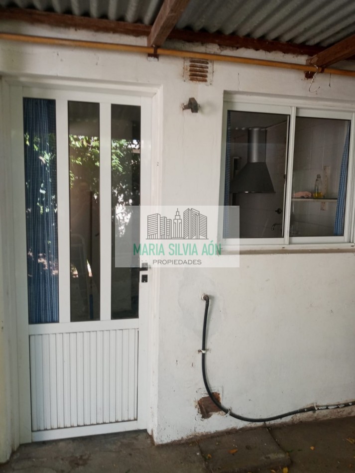 VENTA CASA DE DOS PLANTAS CENTRO CORONEL VIDAL