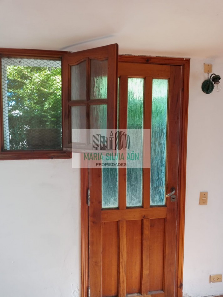 VENTA CASA DE DOS PLANTAS CENTRO CORONEL VIDAL