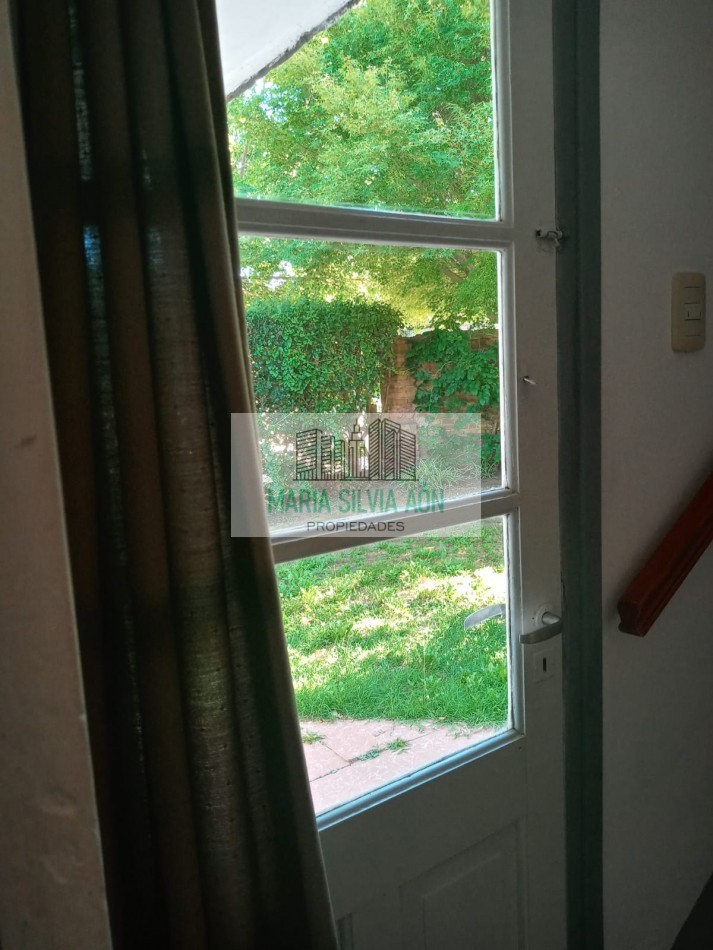 VENTA CASA DE DOS PLANTAS CENTRO CORONEL VIDAL