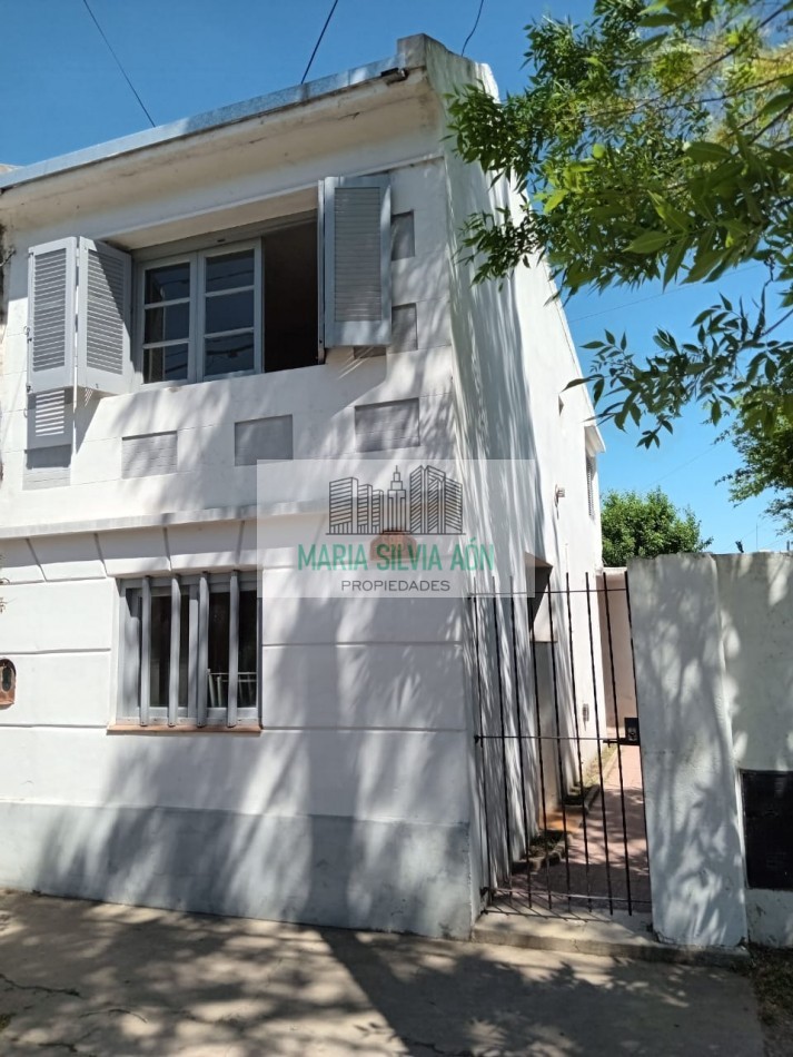 VENTA CASA DE DOS PLANTAS CENTRO CORONEL VIDAL