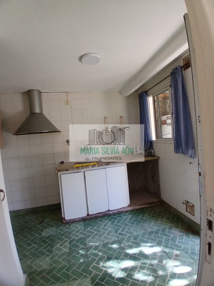 VENTA CASA DE DOS PLANTAS CENTRO CORONEL VIDAL