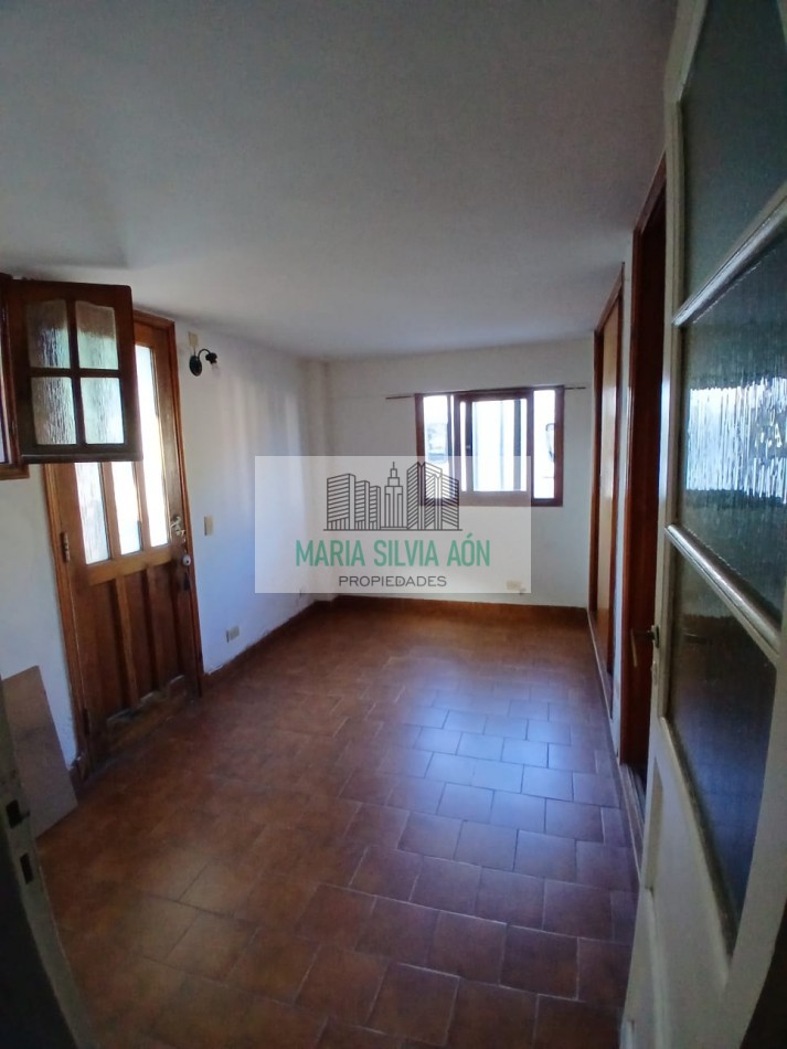 VENTA CASA DE DOS PLANTAS CENTRO CORONEL VIDAL