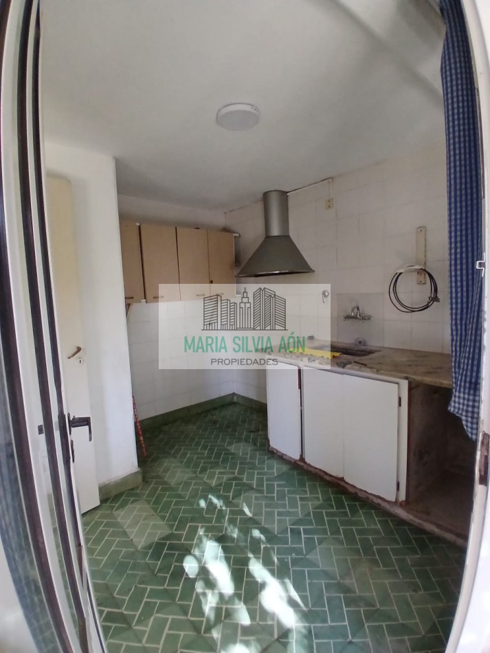 VENTA CASA DE DOS PLANTAS CENTRO CORONEL VIDAL