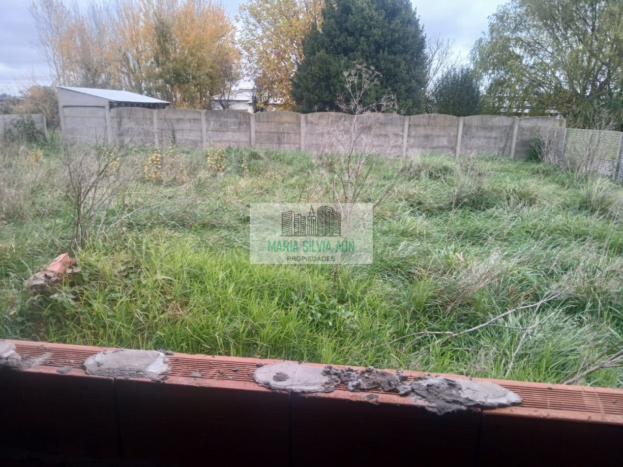 VENTA TERRENO CON VIVIENDA EN CONSTRUCCION 