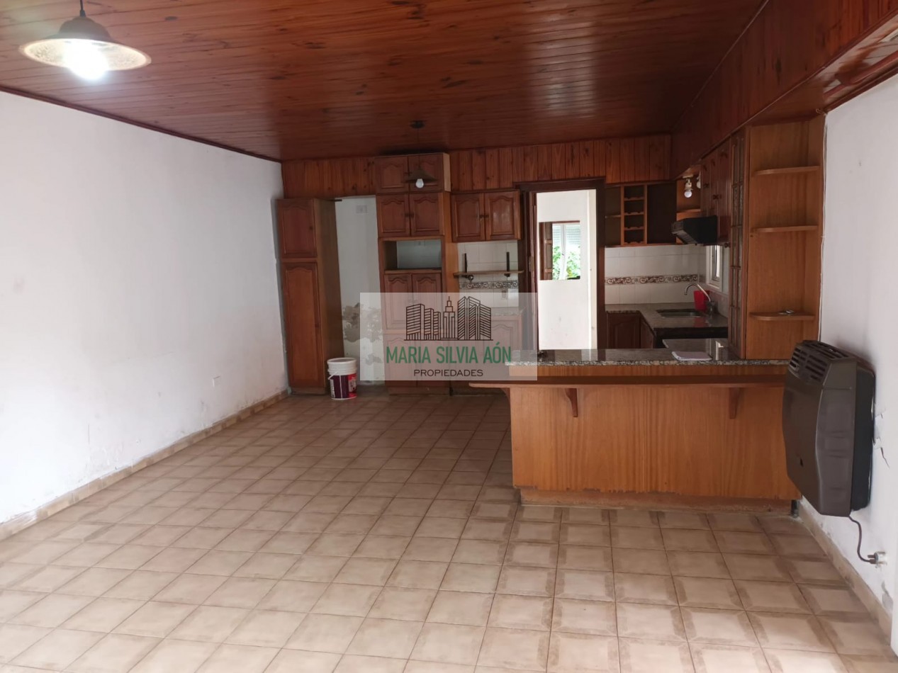 VENTA /PERMUTA CASA CON GALPON  EN CORONEL VIDAL CENTRO
