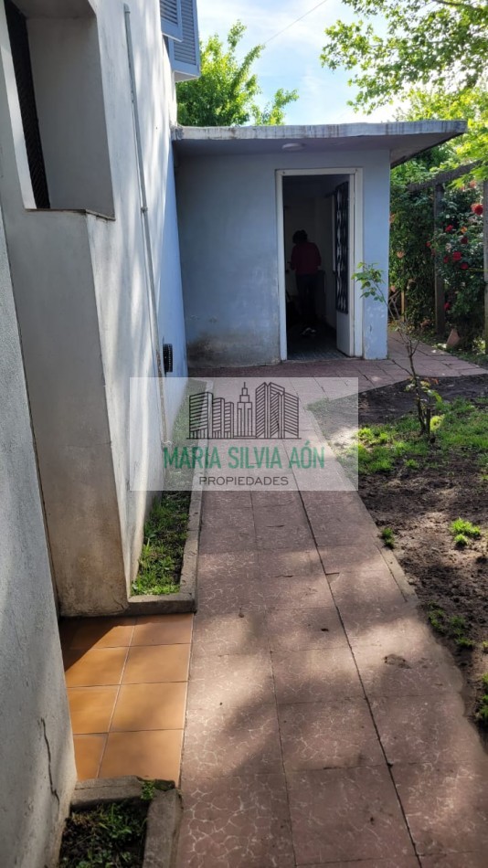 VENTA CASA DE DOS PLANTAS CENTRO CORONEL VIDAL