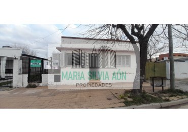 VENTA CASA A RECICLAR EN  EL CENTRO CORONEL VIDAL 